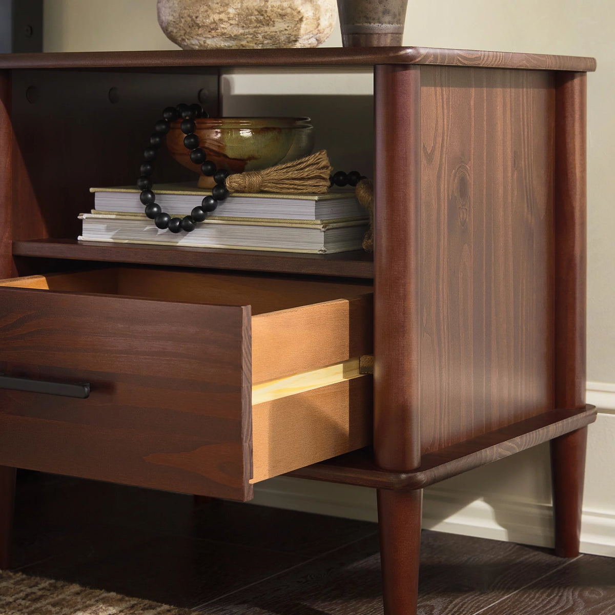 Walnut 1-Drawer Nightstand U361