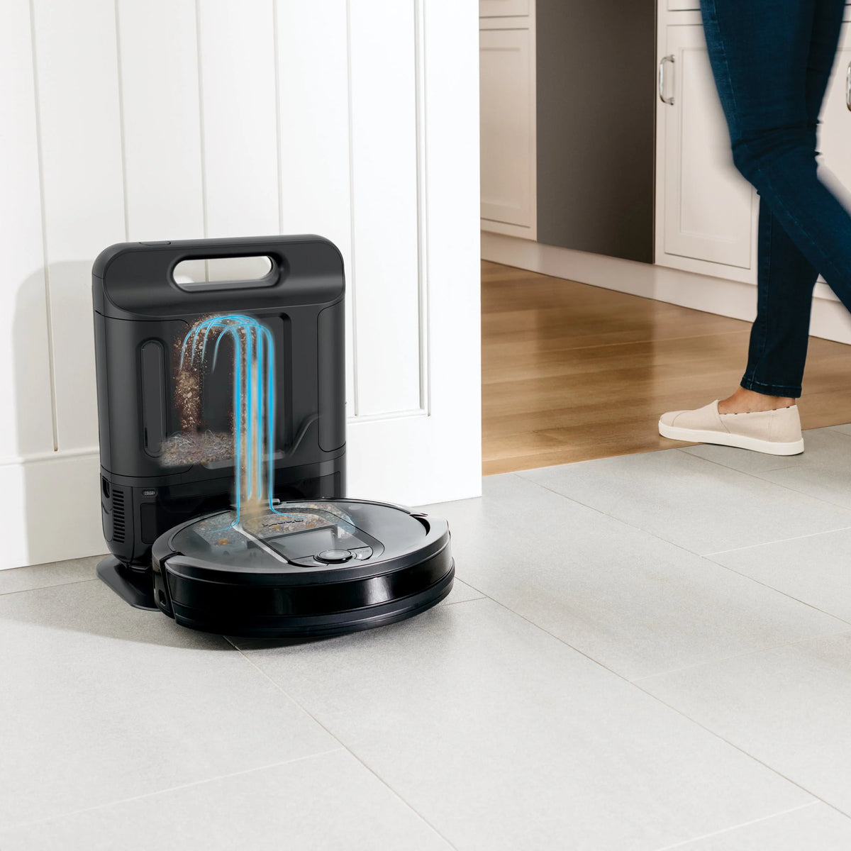 Robot Self-Empty XL Vacuum with Self-Empty Base V745