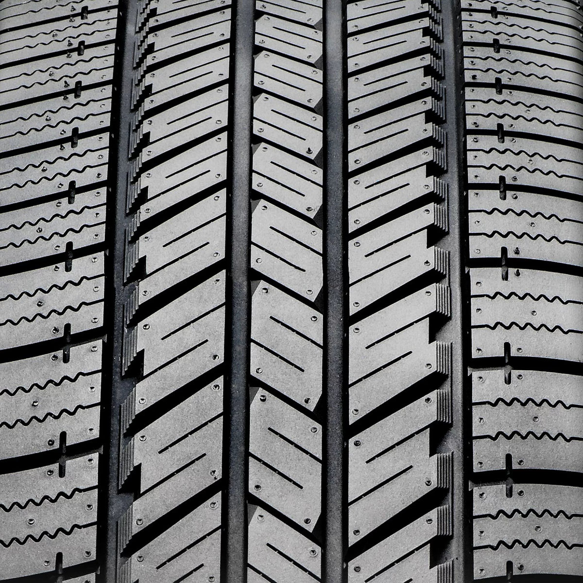 All Season 245/70R17 110T Light Truck Tire M6806