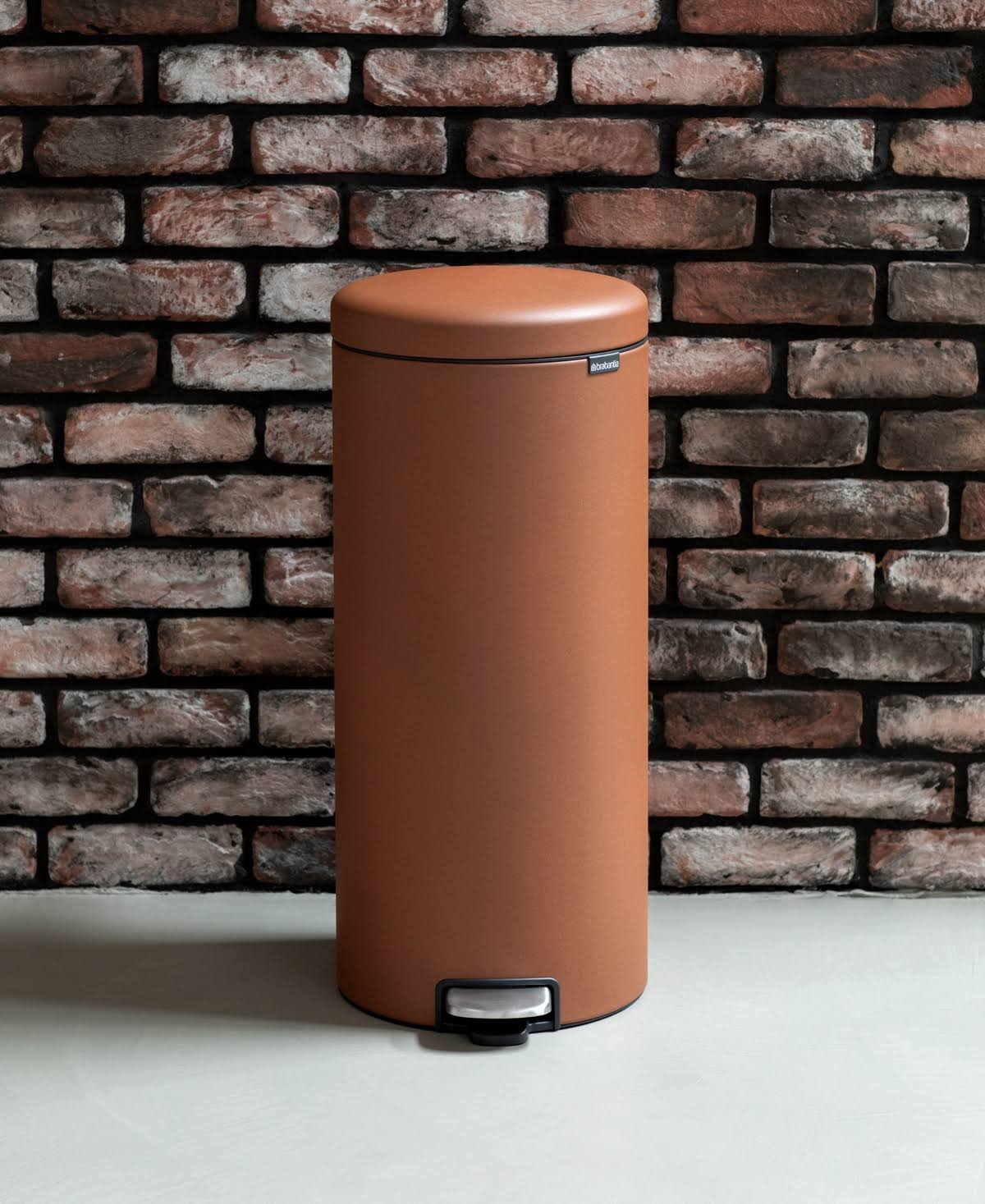Mineral Cinnamon Step Trash Can E705338