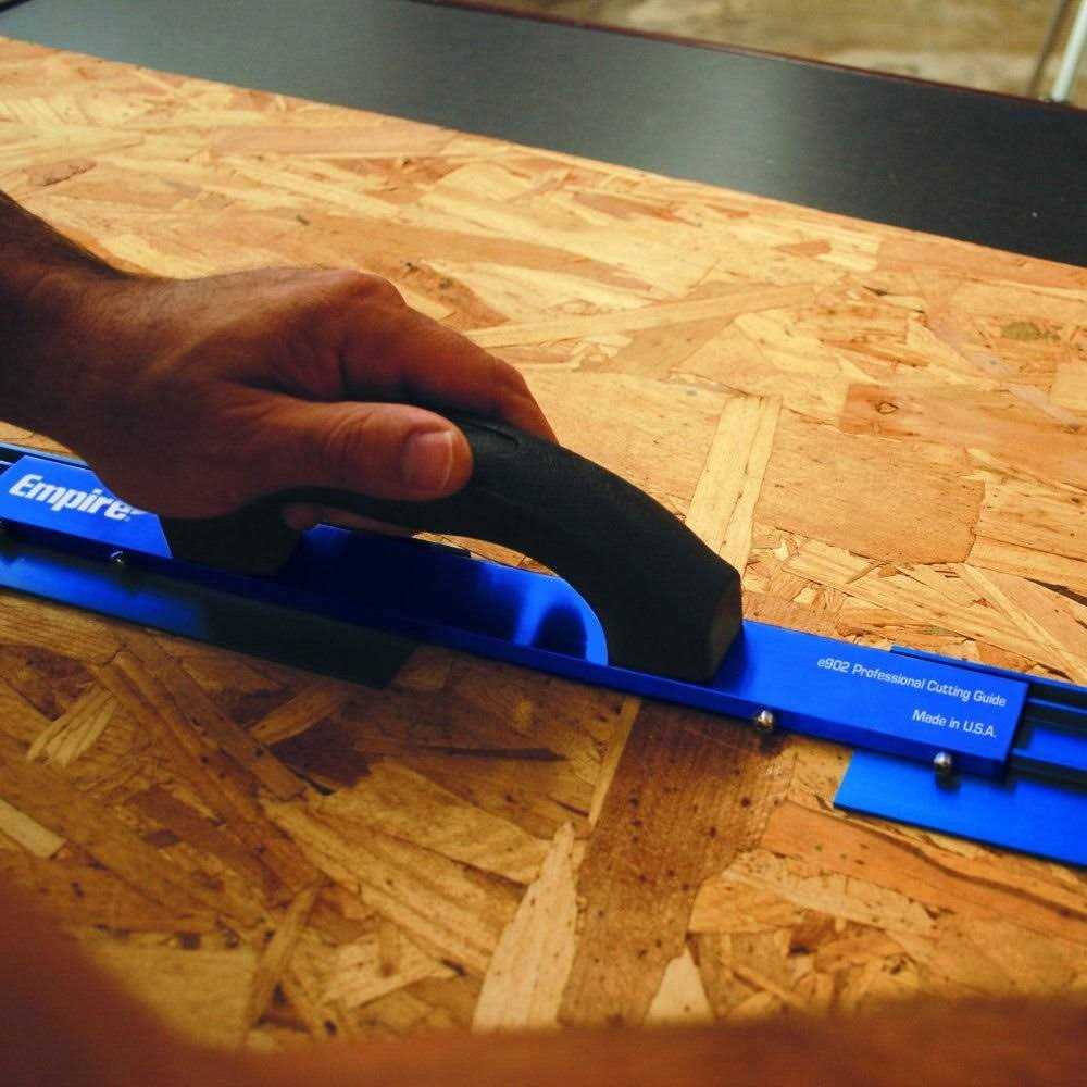 98 in. Cutting Guide D6901