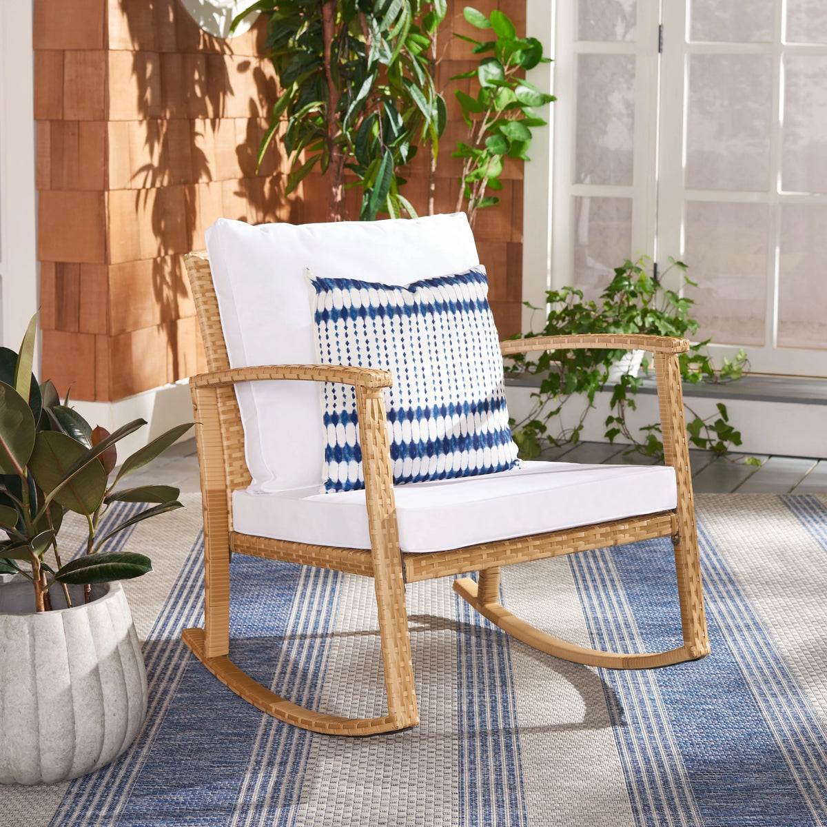 Outdoor Patio Rocking Chair U647